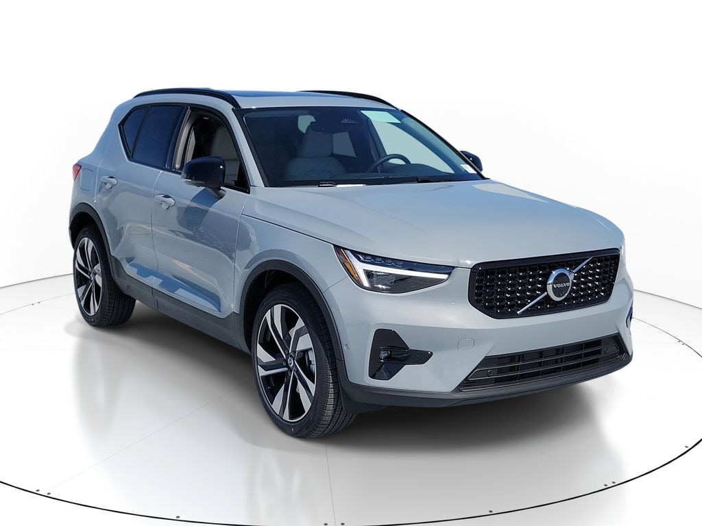 New 2026 Volvo XC40 B5 Ultra SUV