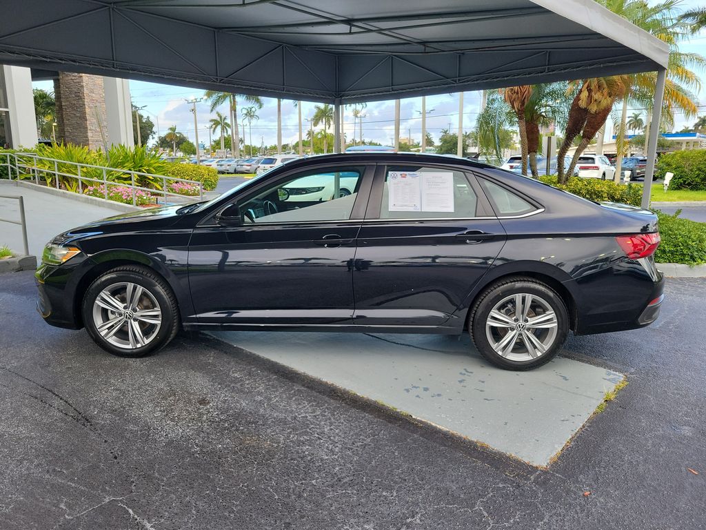 Certified 2024 Volkswagen Jetta 1.5T SE Sedan