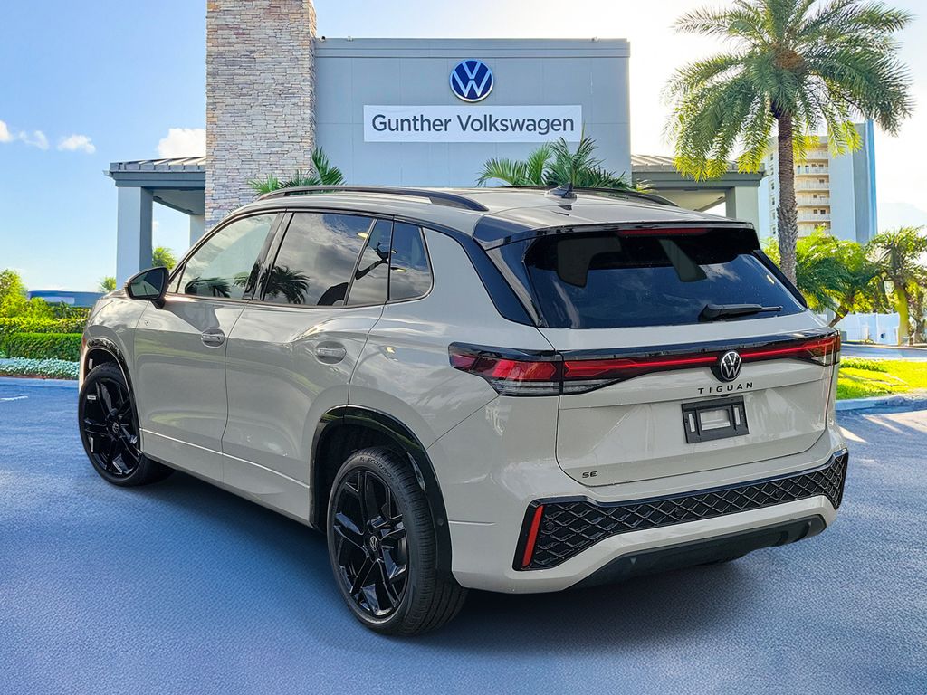New 2026 Volkswagen Tiguan SE R-Line Black SUV