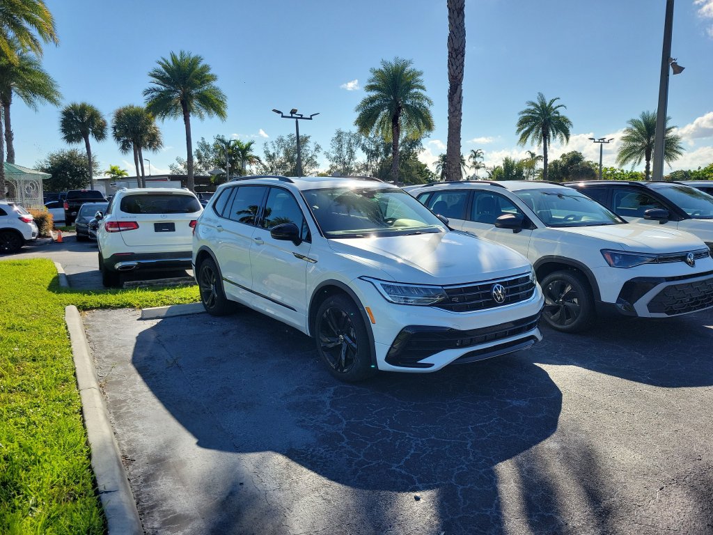 Certified 2023 Volkswagen Tiguan 2.0T SE R-Line Black SUV