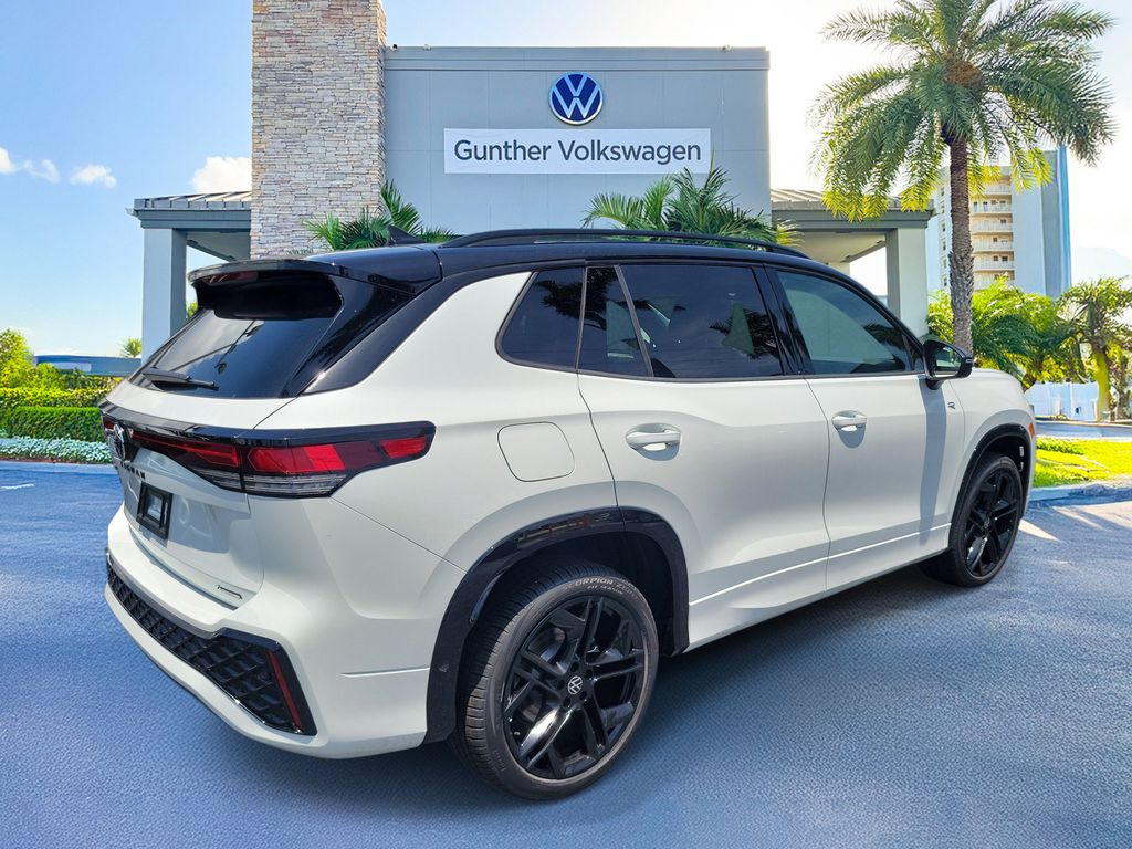 New 2026 Volkswagen Tiguan SE R-Line Black SUV