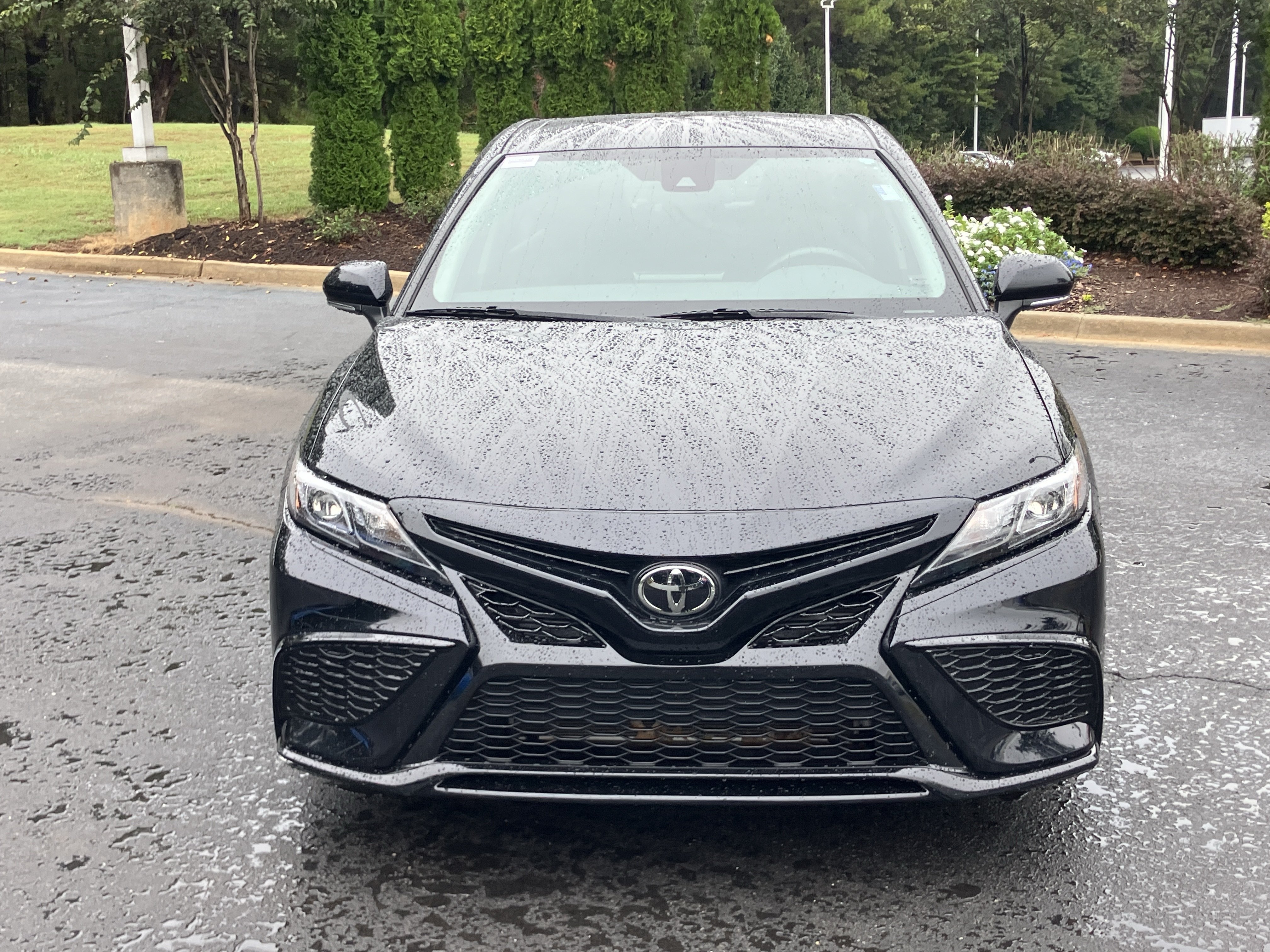 Used 2022 Toyota Camry SE Auto Sedan