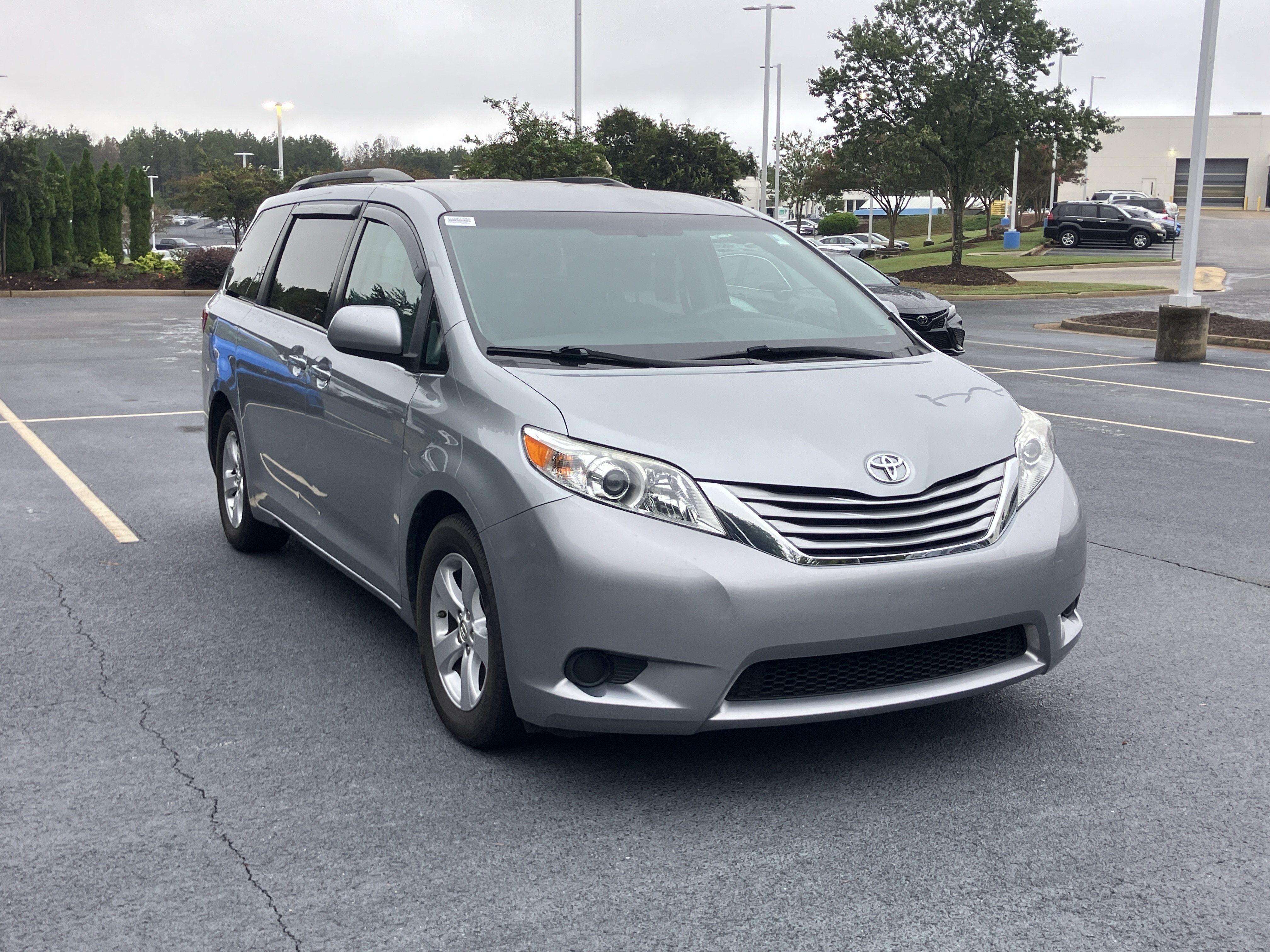 Used 2017 Toyota Sienna LE FWD 8-Passenger Minivan