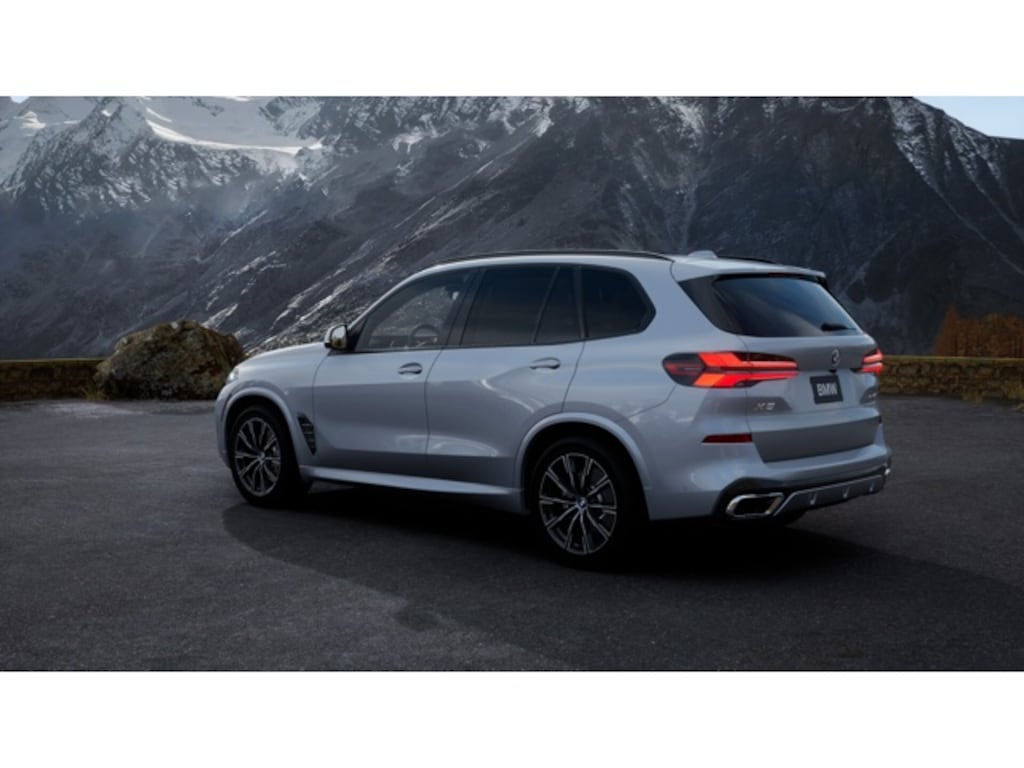 New 2026 BMW X5 M xDrive40i SUV