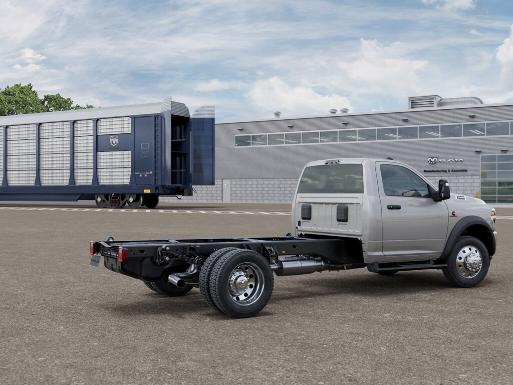 New 2026 Ram 5500 Chassis Cab Tradesman 4x4 Reg Cab 84 CA 168.5 WB Pickup