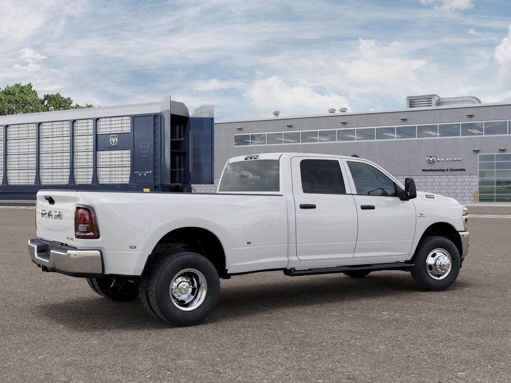 New 2027 Ram 3500 TRADESMAN CREW CAB 4X4 8' BOX Pickup