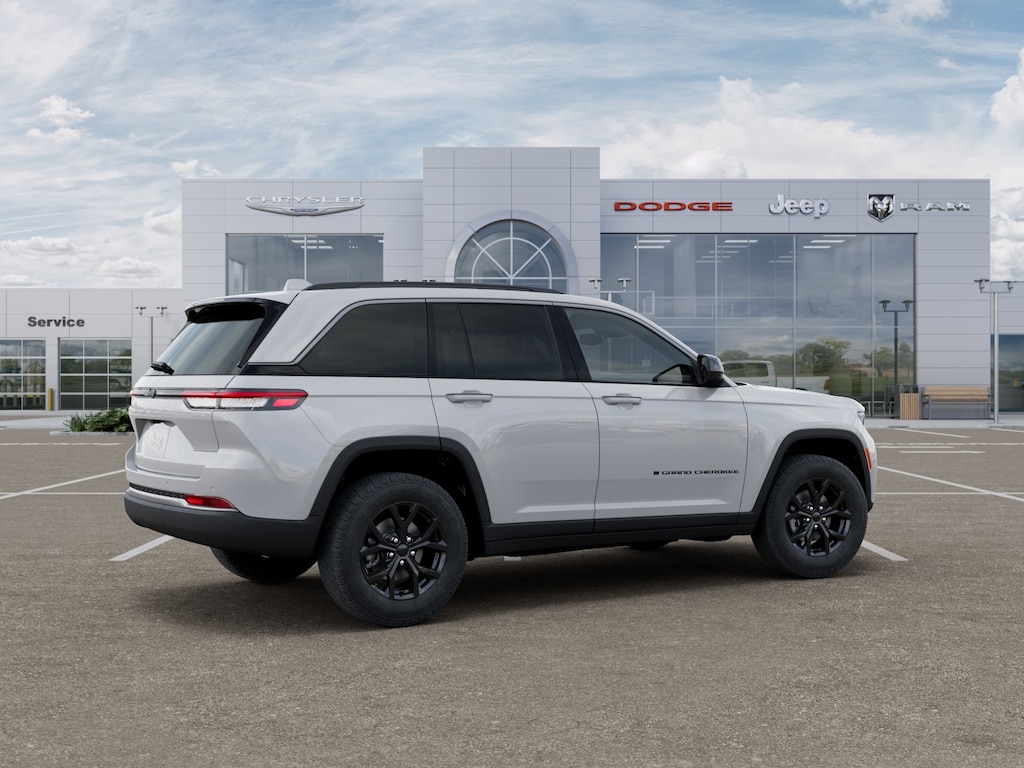New 2026 Jeep Grand Cherokee Laredo Altitude 4x2 SUV
