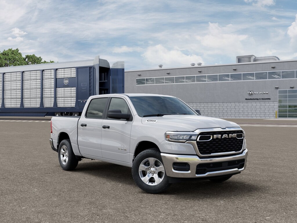 New 2026 Ram 1500 TRADESMAN CREW CAB 4X4 5'7 BOX Pickup