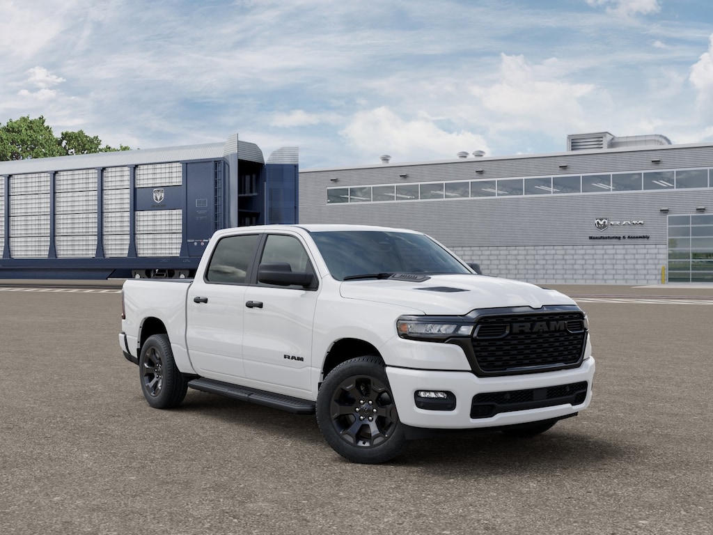 New 2027 Ram 1500 EXPRESS CREW CAB 4X4 5'7 BOX Pickup