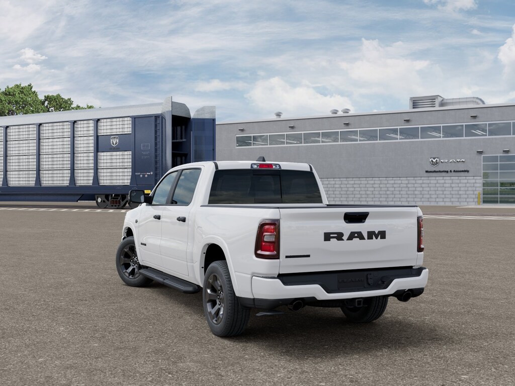 New 2027 Ram 1500 BIG HORN CREW CAB 4X2 5'7 BOX Pickup