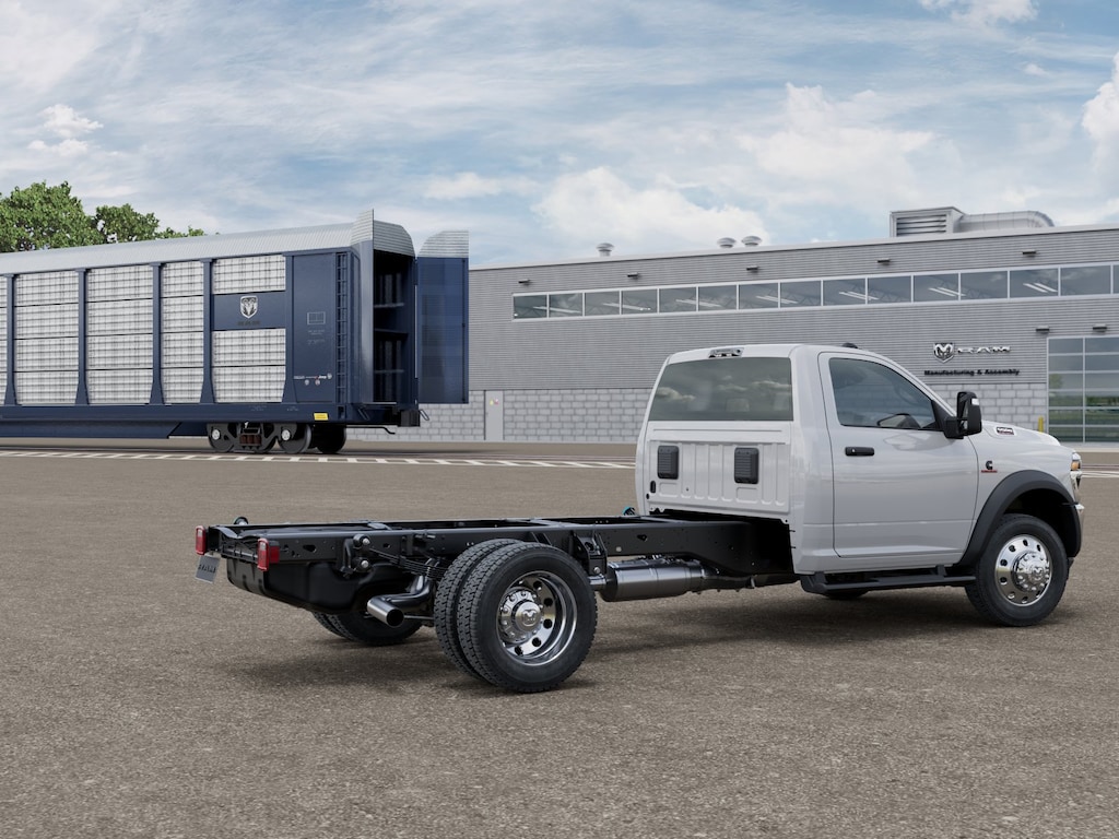 New 2026 Ram 5500 Chassis Cab TRADESMAN REGULAR 4X4 84' CA Pickup