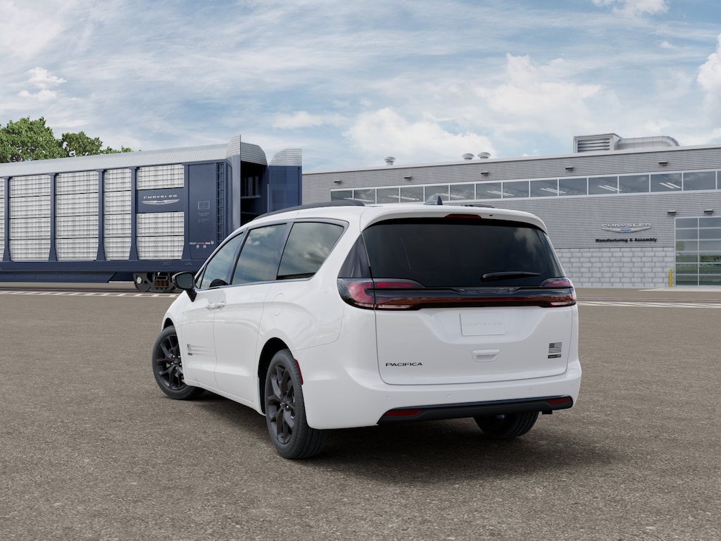 New 2027 Chrysler Pacifica SELECT