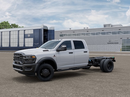 2026 Ram 5500 Chassis Cab Tradesman 4x4 Crew Cab 60 CA 173.4 WB Pickup