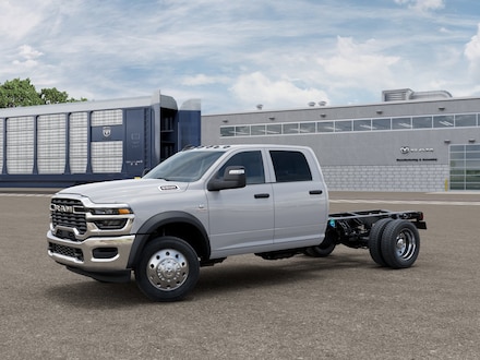 2026 Ram 5500 Chassis Cab Tradesman 4x4 Crew Cab 60 CA 173.4 WB Pickup