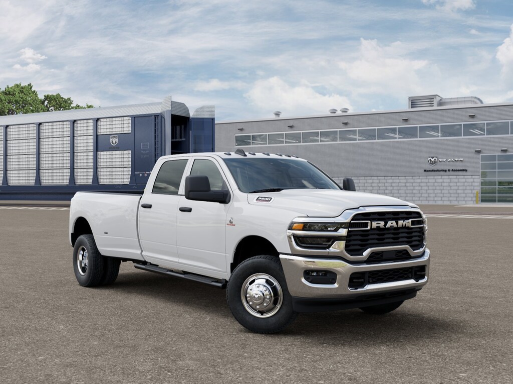 New 2027 Ram 3500 TRADESMAN CREW CAB 4X4 8' BOX Pickup