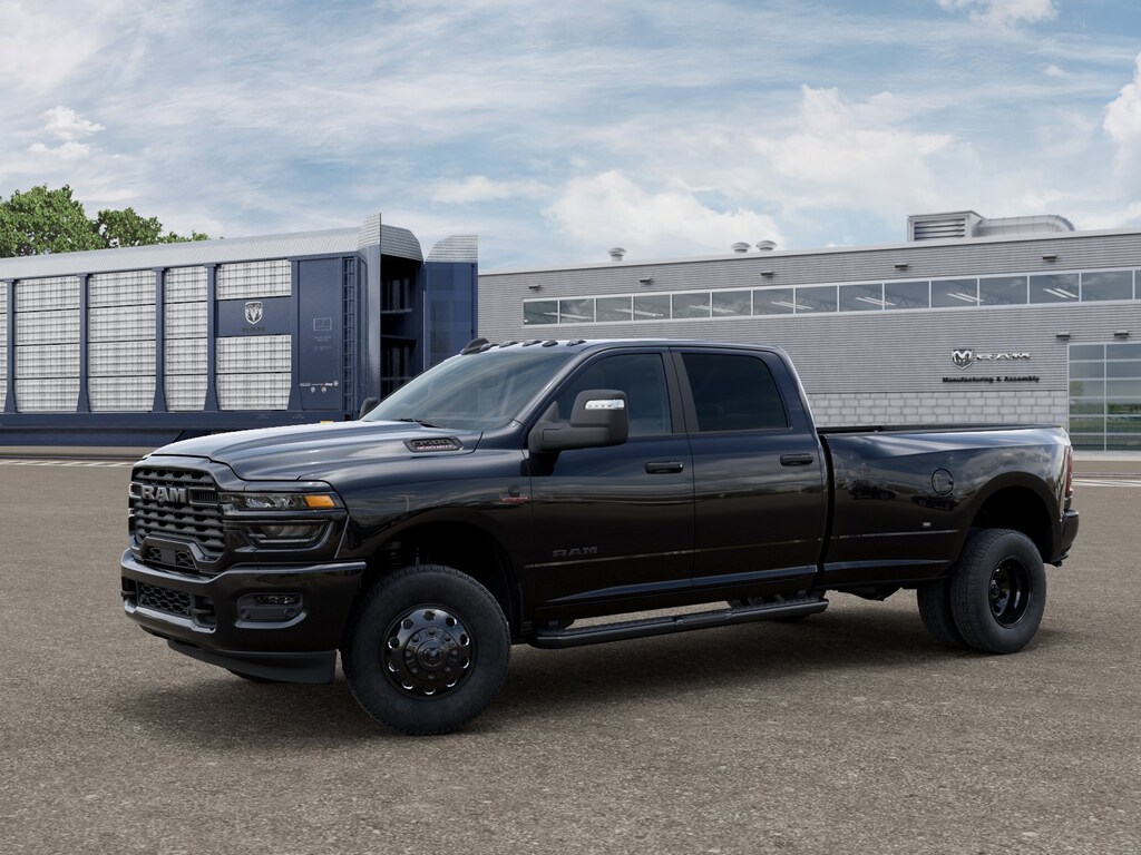 New 2027 Ram 3500 BIG HORN CREW CAB 4X4 8' BOX Pickup