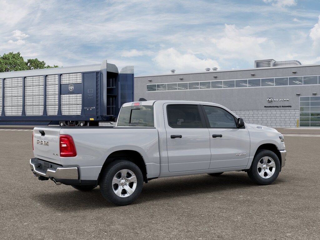 New 2026 Ram 1500 TRADESMAN CREW CAB 4X4 5'7 BOX Pickup