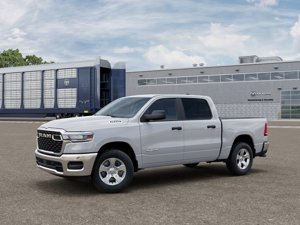 New 2026 Ram 1500 TRADESMAN CREW CAB 4X4 5'7 BOX Pickup