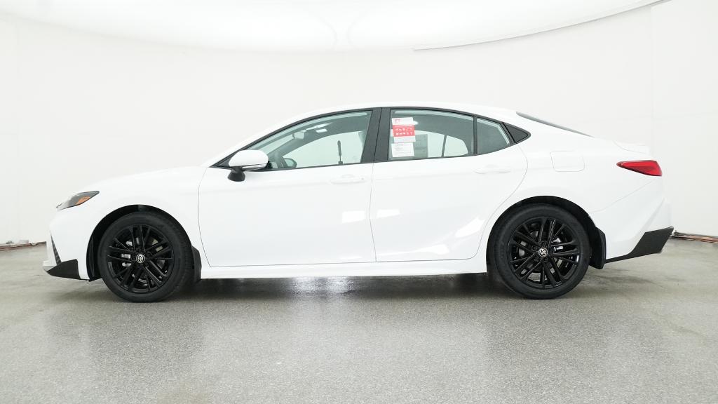 2026 Toyota Camry SE - Photo 13