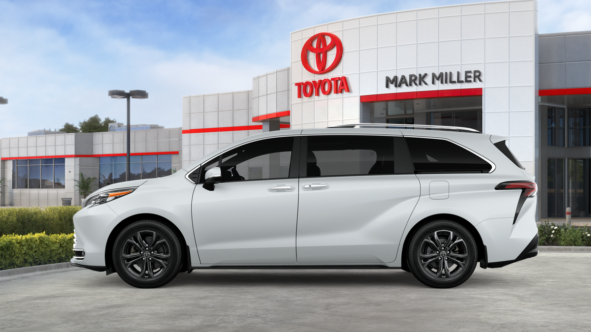 New 2026 Toyota Sienna Platinum 7 PASSENGER