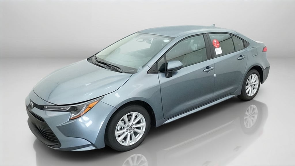 2027 Toyota Corolla LE