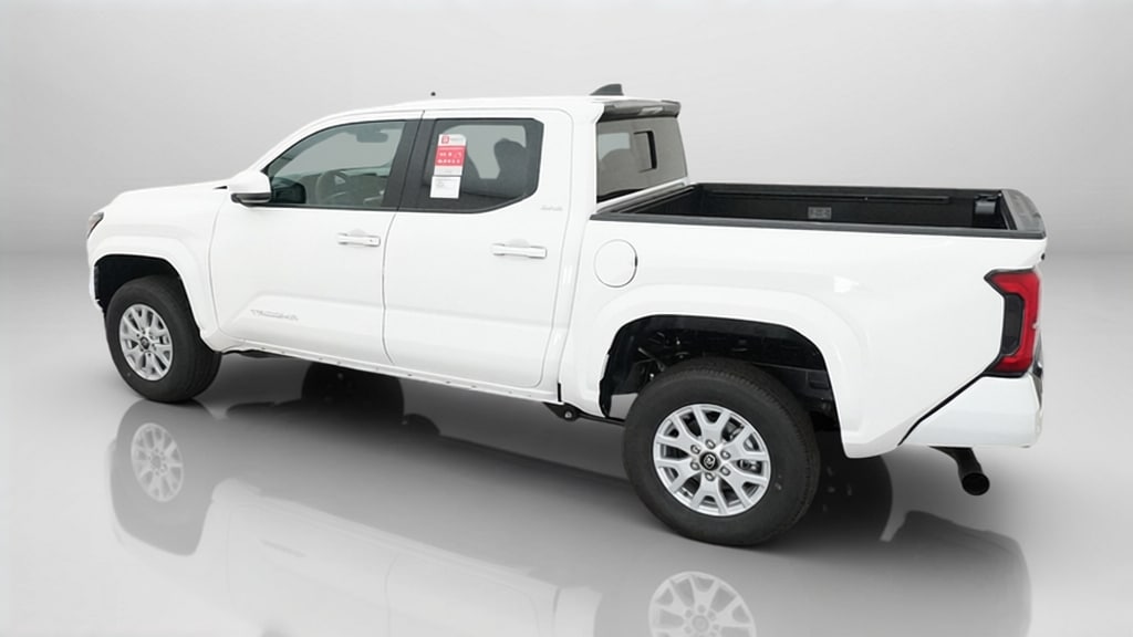 2026 Toyota Tacoma SR5 - Photo 16