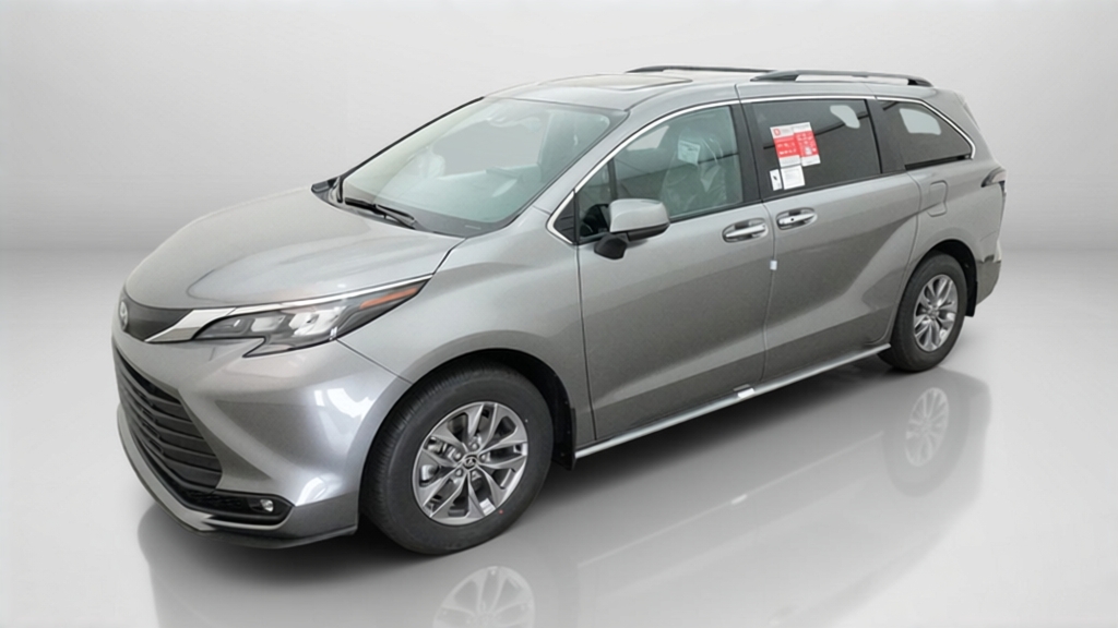 2026 Toyota Sienna XLE 8 PASSENGER