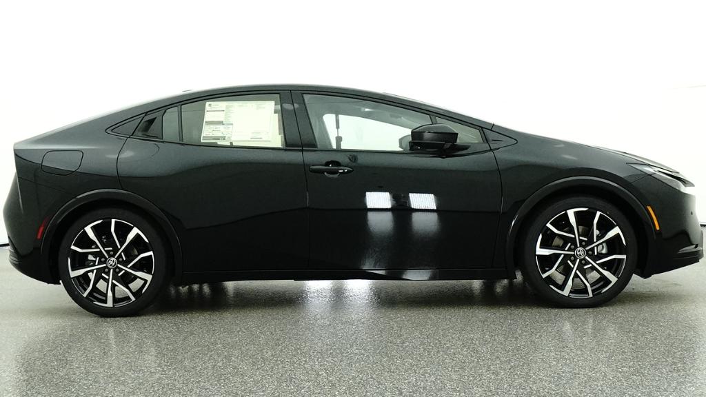 2026 Toyota Prius Plug-in Hybrid XSE Premium - Photo 18