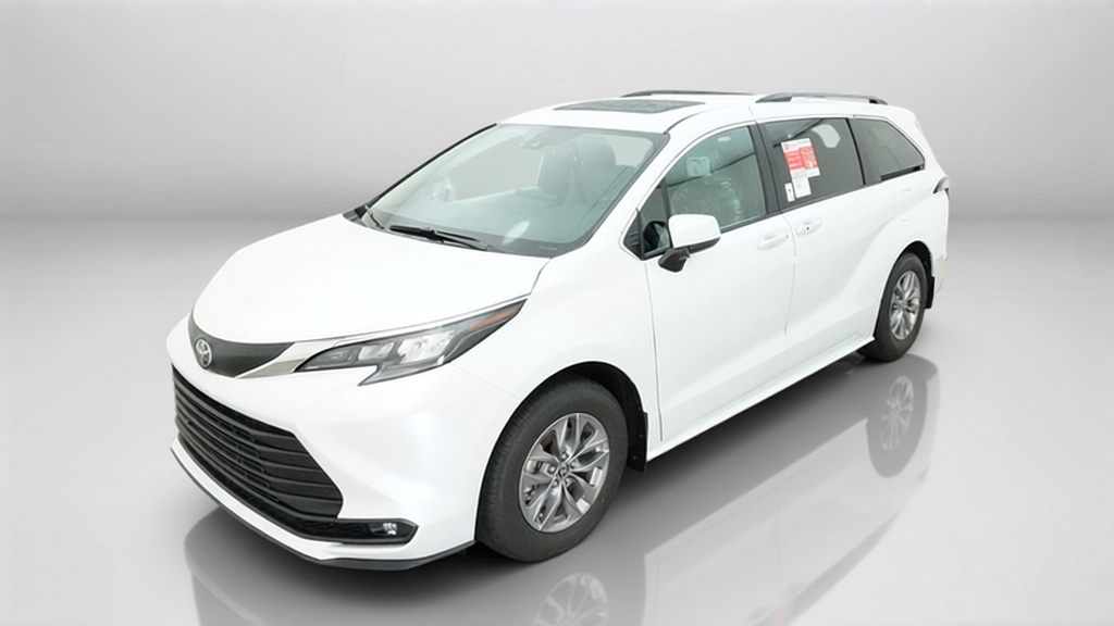 2026 Toyota Sienna 8 PASSENGER 