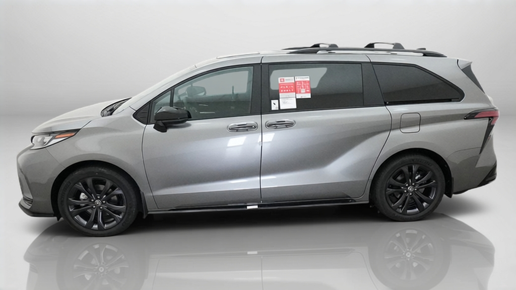 New 2026 Toyota Sienna XSE 7 PASSENGER