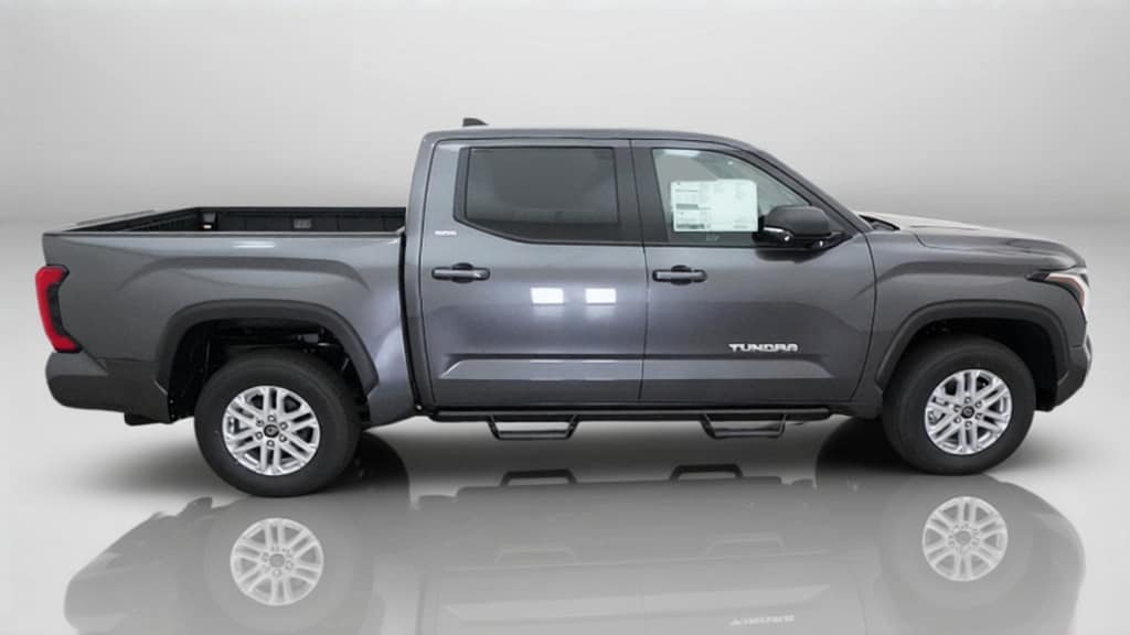 2026 Toyota Tundra SR5 - Photo 8