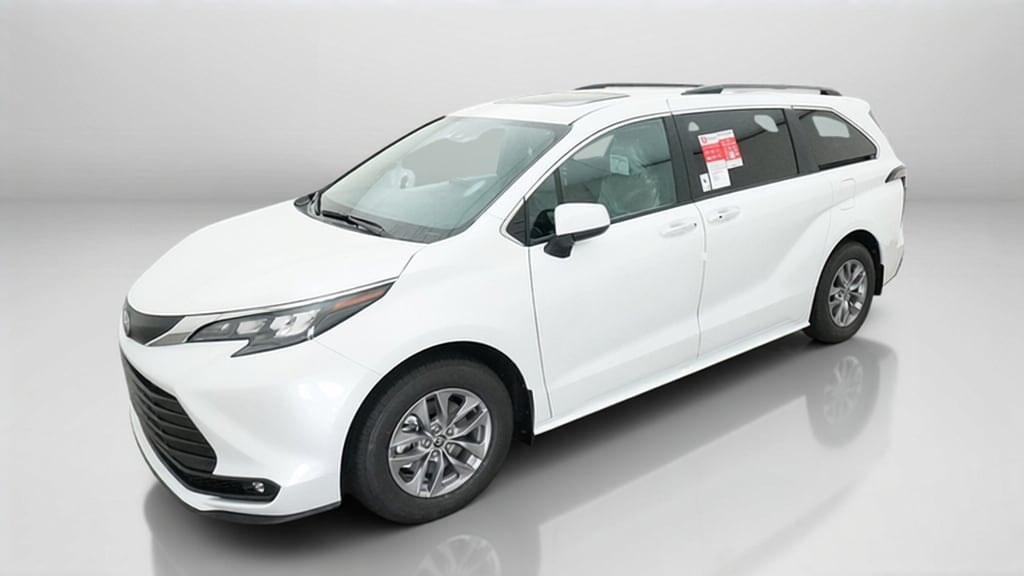 2026 Toyota Sienna XLE