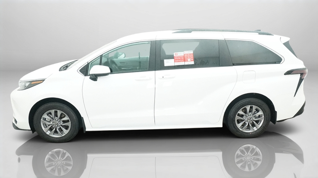 New 2026 Toyota Sienna LE Van Passenger Van