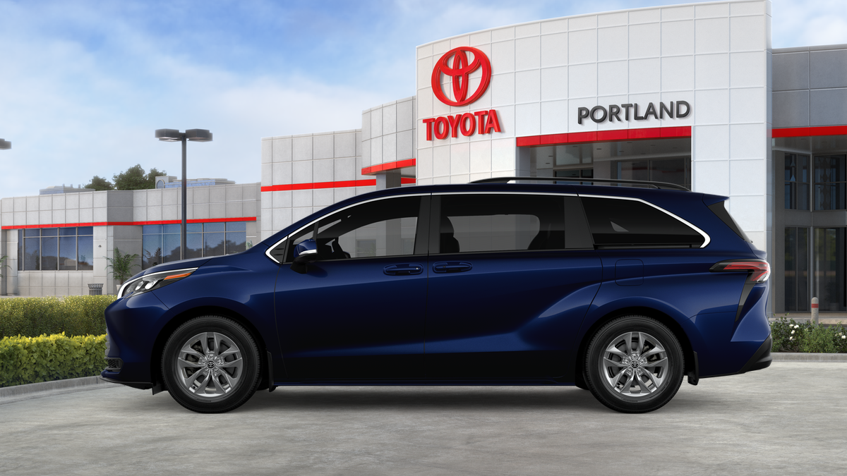 New 2026 Toyota Sienna LE 8 PASSENGER