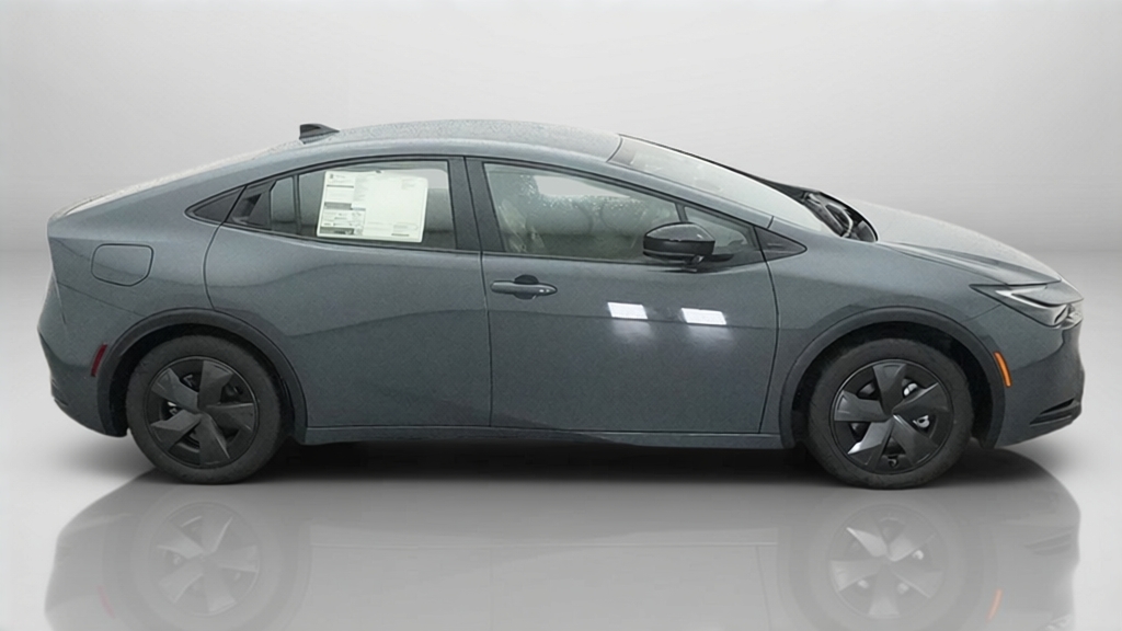 2026 Toyota Prius Plug-in Hybrid SE - Photo 15