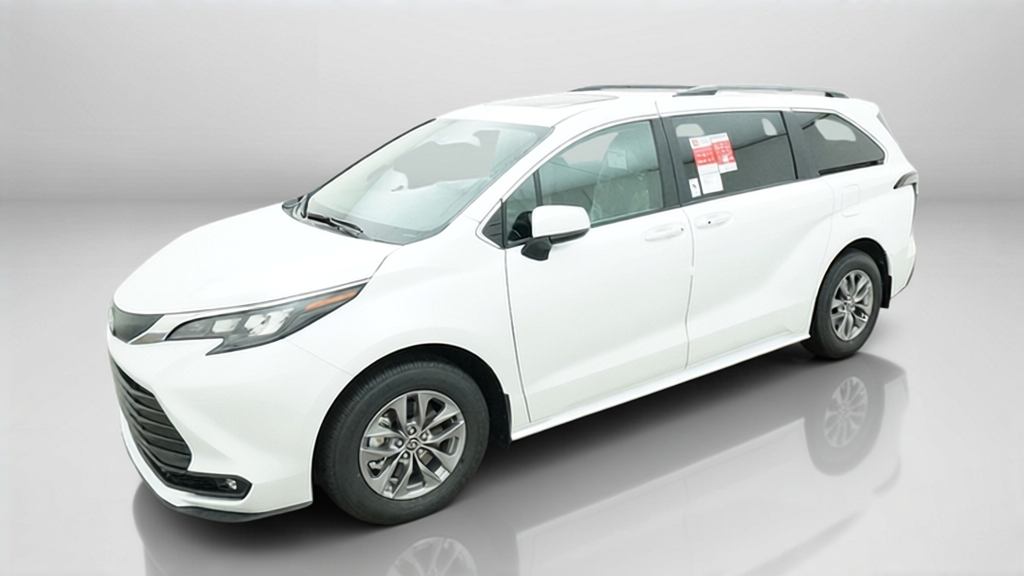 2026 Toyota Sienna XLE 8 PASSENGER