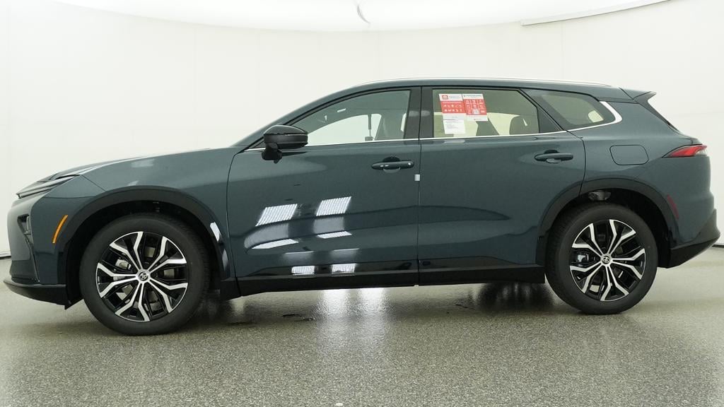 New 2026 Toyota Crown Signia XLE SUV