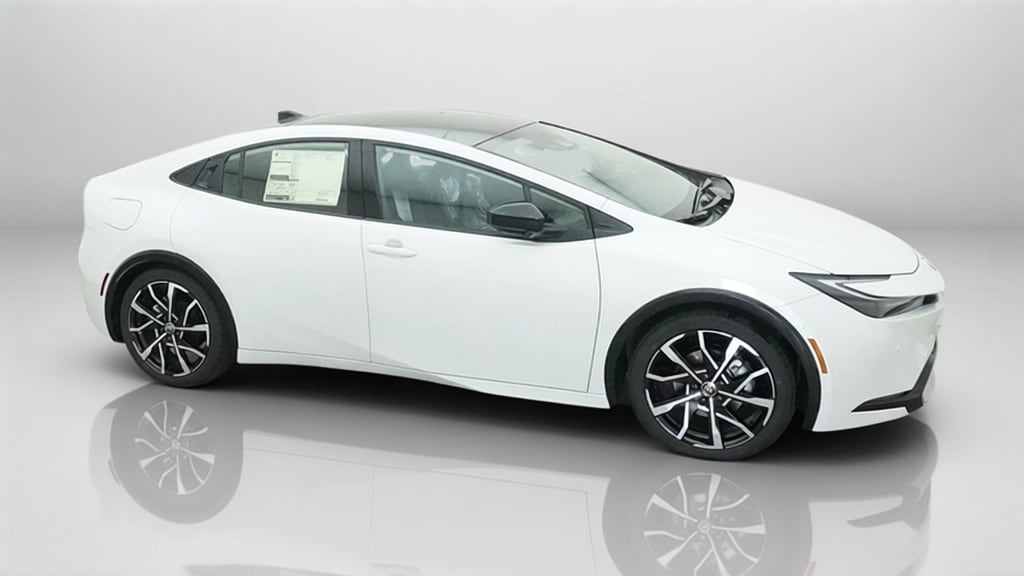 2026 Toyota Prius Plug-in Hybrid XSE Premium - Photo 13
