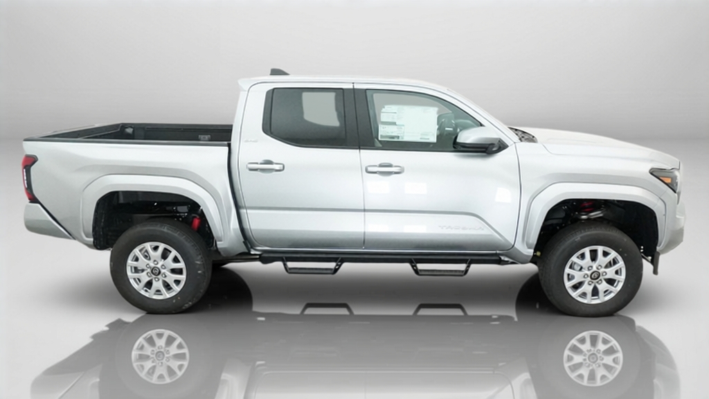 2026 Toyota Tacoma SR5 - Photo 8
