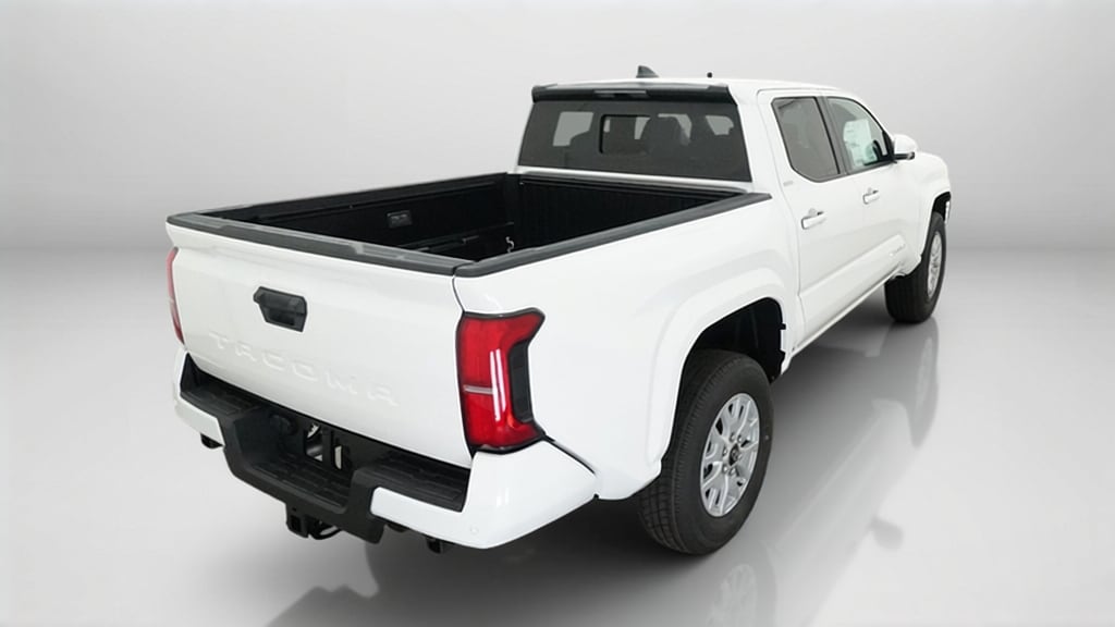 2026 Toyota Tacoma SR5 - Photo 12