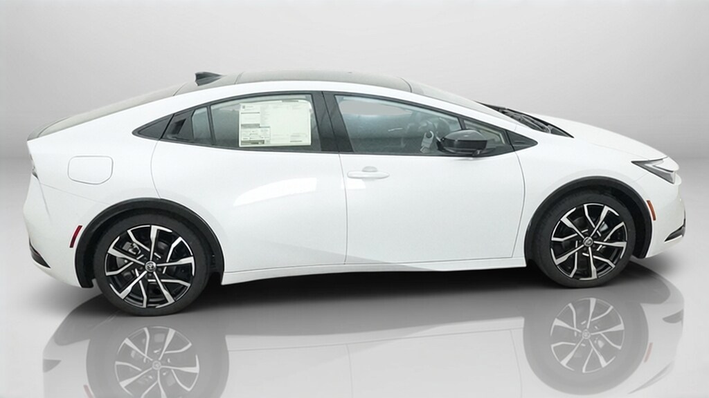 2026 Toyota Prius Plug-in Hybrid XSE Premium - Photo 15