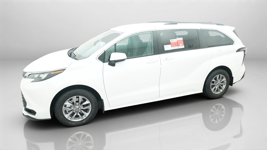New 2026 Toyota Sienna LE Van Passenger Van