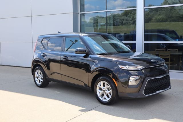 Used 2021 Kia Soul S with VIN KNDJ23AU7M7768525 for sale in Greendale, IN