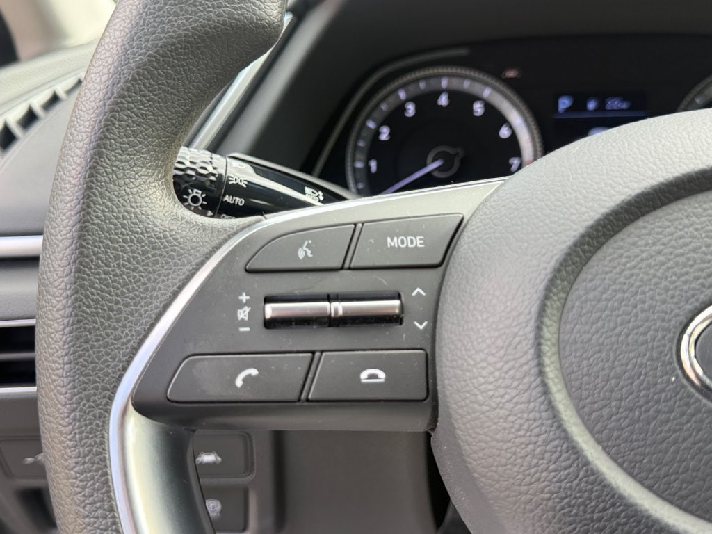 2023 Hyundai Sonata SE - Photo 23