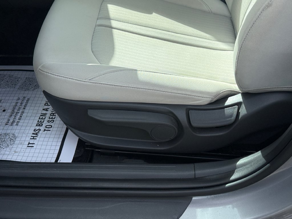 2023 Hyundai Sonata SE - Photo 17