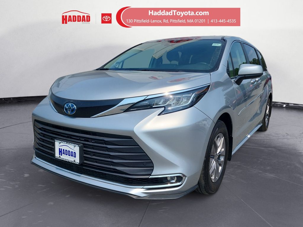 2023 Toyota Sienna XLE