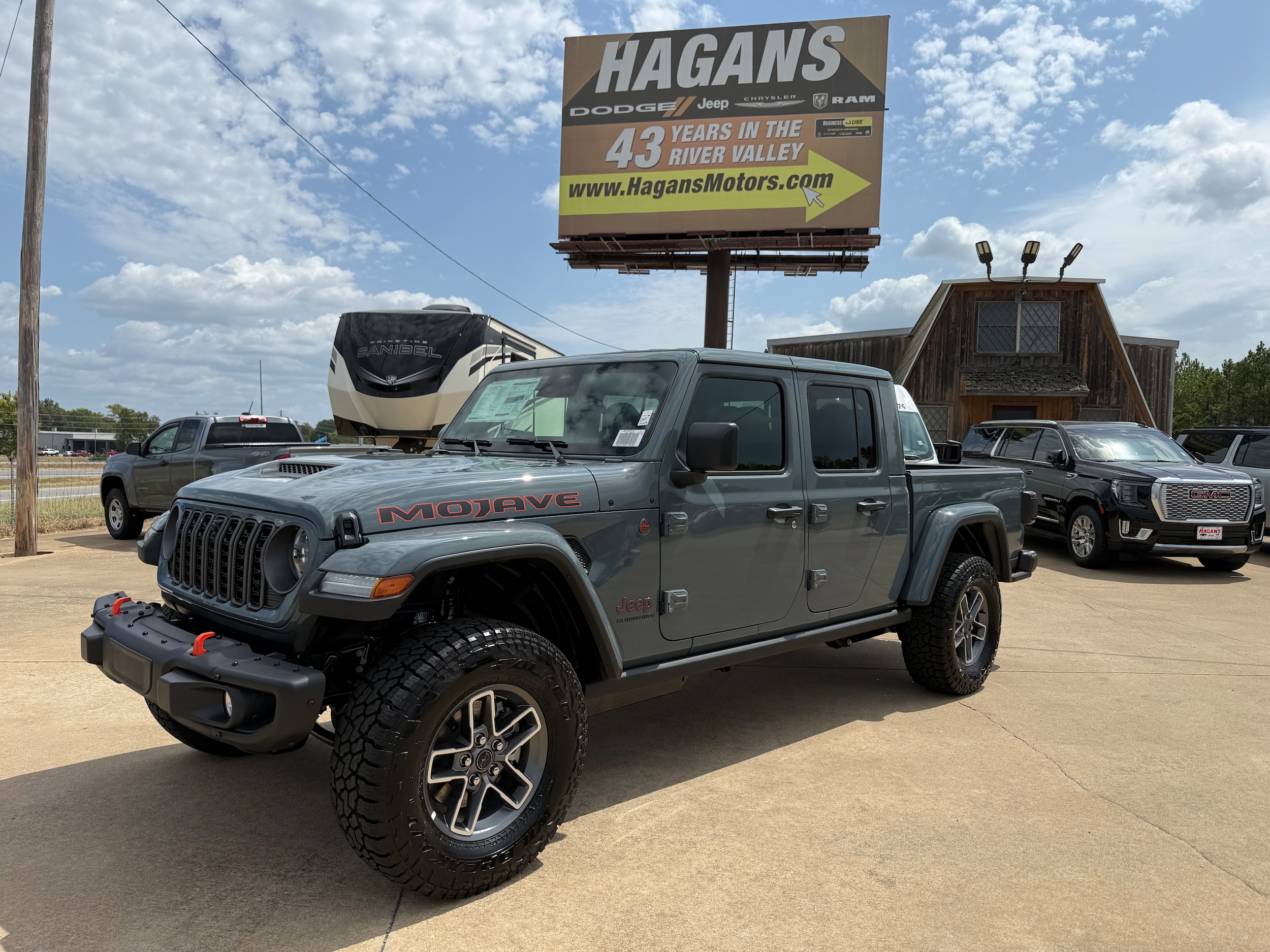 2026 Jeep Gladiator Pickup 