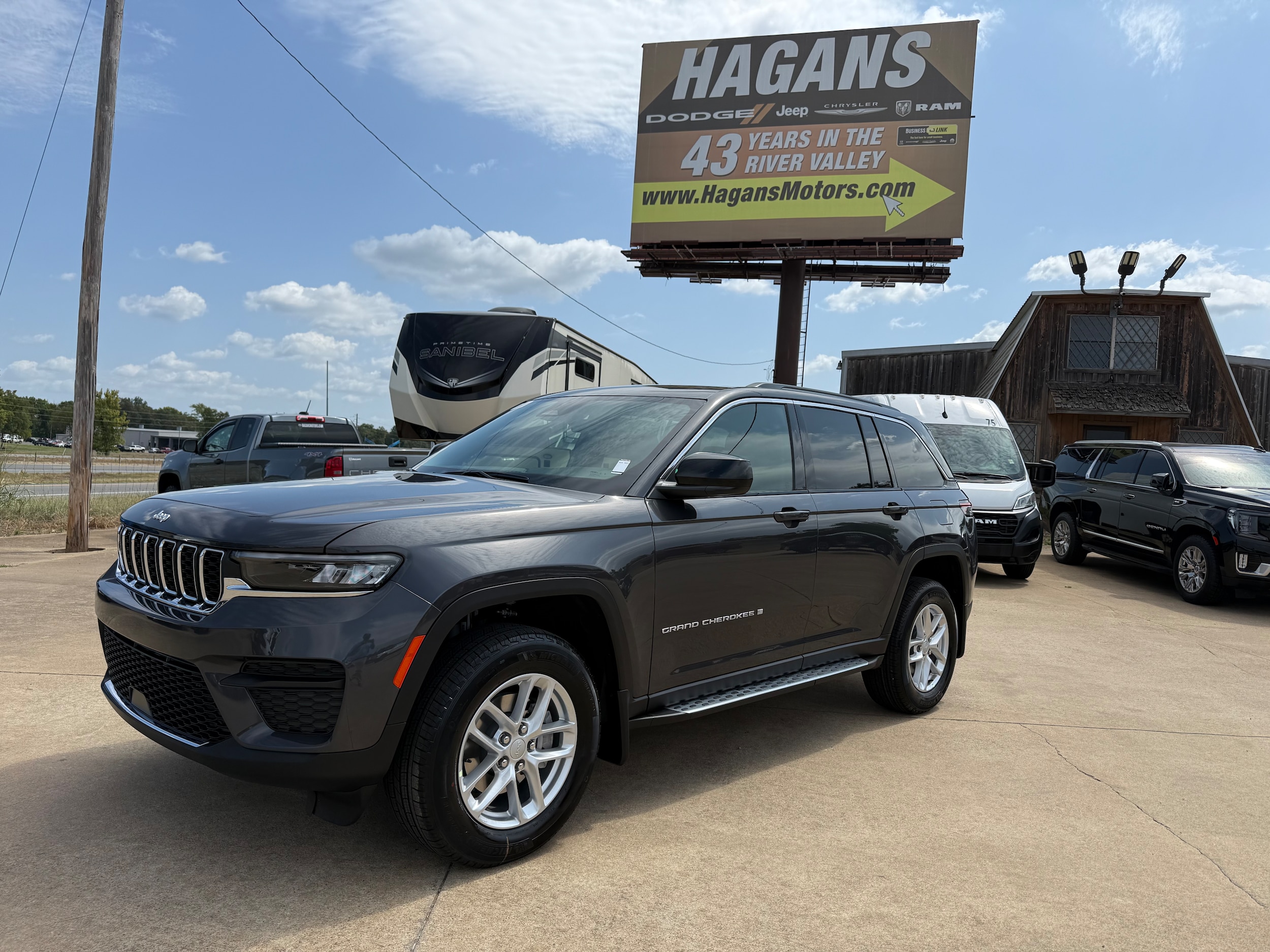 2026 Jeep Grand Cherokee Laredo