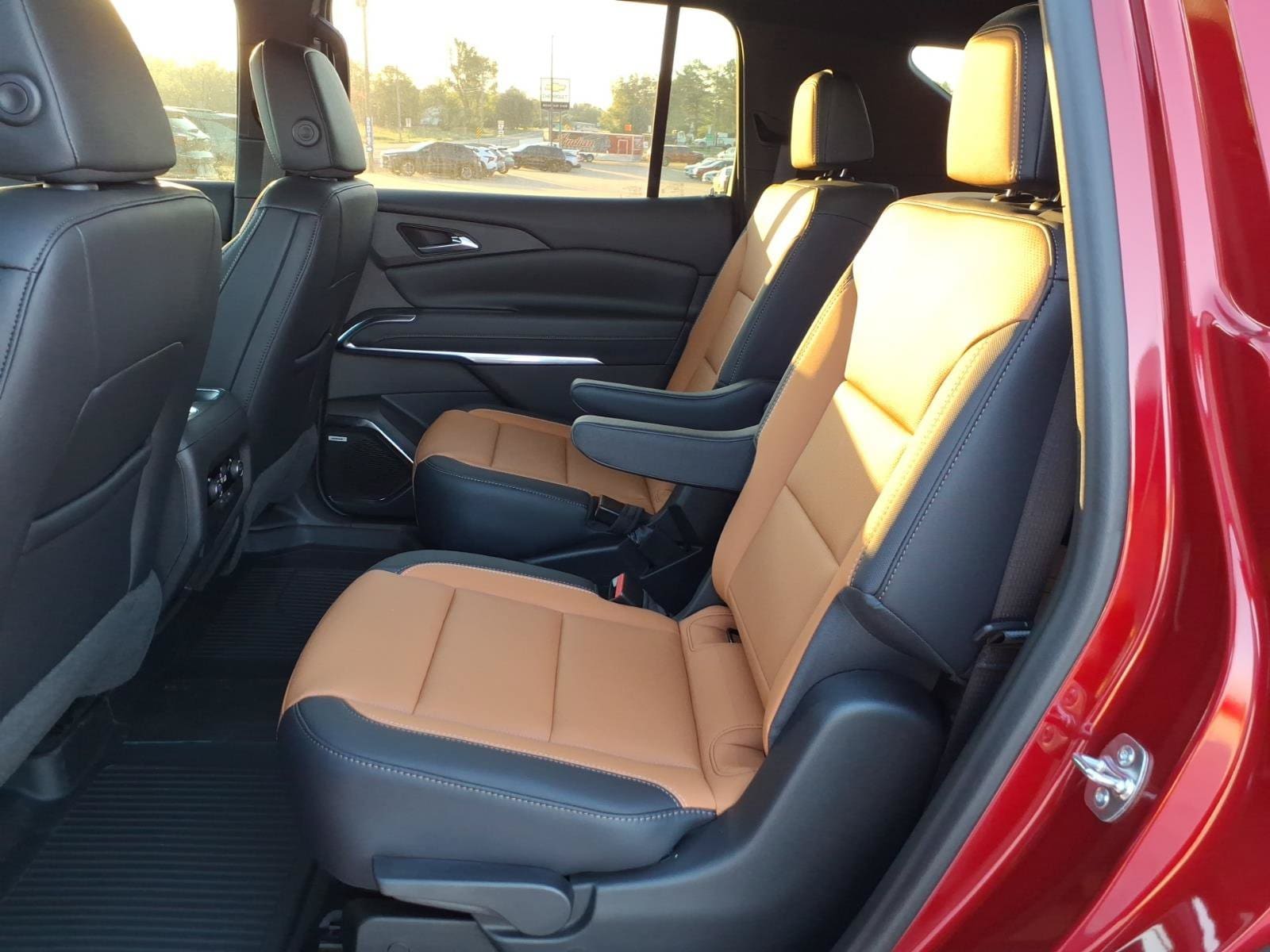 2027 Chevrolet Traverse Z71 - Photo 8