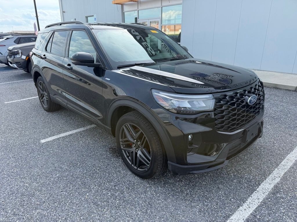 Certified 2025 Ford Explorer ST-Line SUV